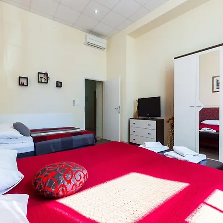 Apartman Charming And Historic Old Town - One Bedroom *