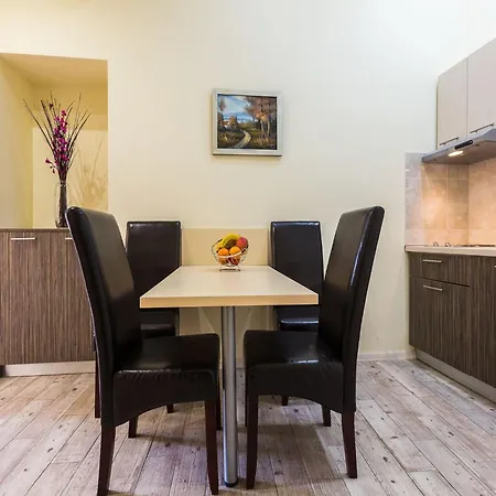 Apartman Charming And Historic Old Town - One Bedroom *
