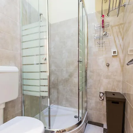 Charming And Historic Old Town - One Bedroom *
