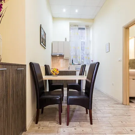 Apartman Charming And Historic Old Town - One Bedroom